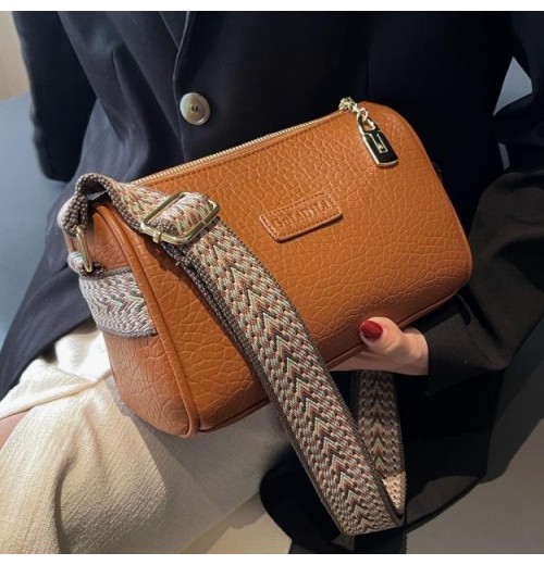 2024 New Explosion-Proof Vintage Leather Shoulder Bag Mature Women Dress Rock Style Office Fashion Business Casual Pillow Bag