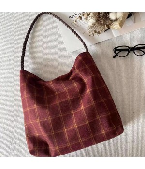 2025 oem odm Bath casual wool magnetic shoulder bag is versatile for commuting and large capacity Designer Handbags vintage