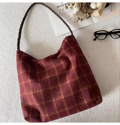 2025 oem odm Bath casual wool magnetic shoulder bag is versatile for commuting and large capacity Designer Handbags vintage