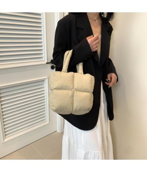 Women's Fashion Quilted Shoulder Bag Large Capacity Warm Puffer Tote Handbag with Single Strap Portable Polyester Lining