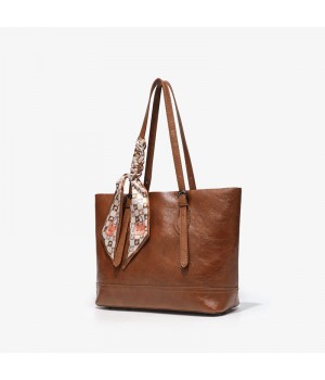 Women's bag 2025 new tote bag with high-end feel and large capacity commuting oil wax leather shoulder bag